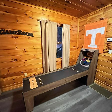 Smokey Mountain Retreat, Hot Tub, Game Room, Sleeps 8! Gatlinburg Extérieur photo