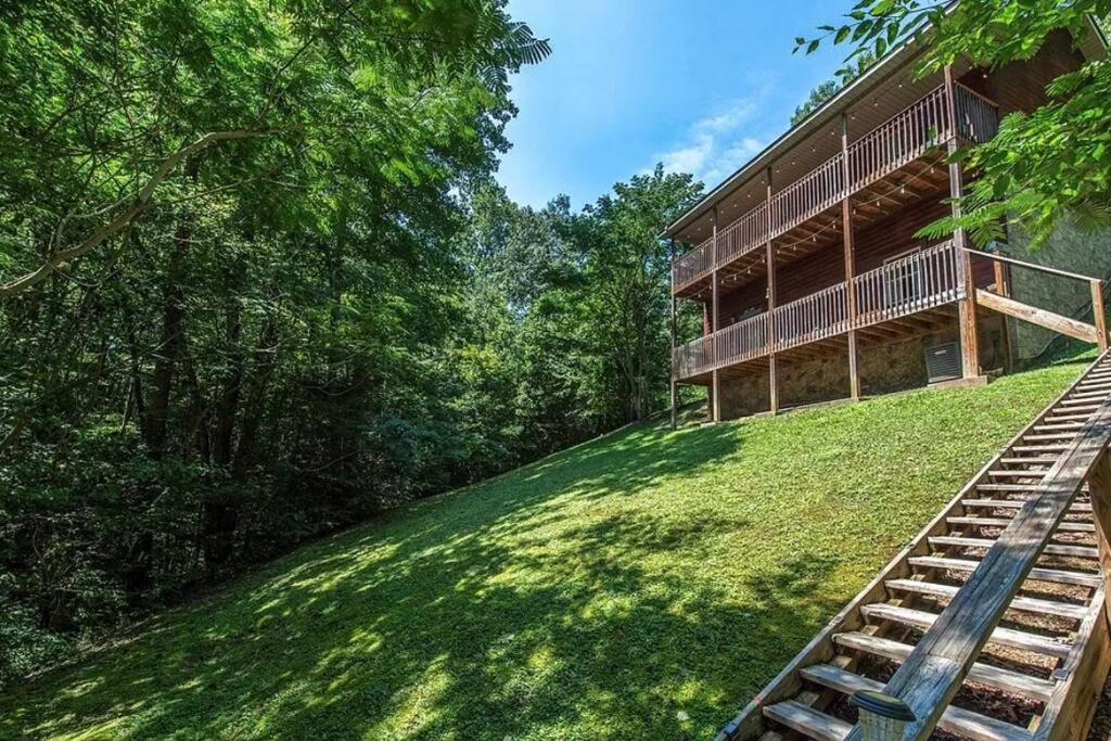 Smokey Mountain Retreat, Hot Tub, Game Room, Sleeps 8! Gatlinburg Extérieur photo