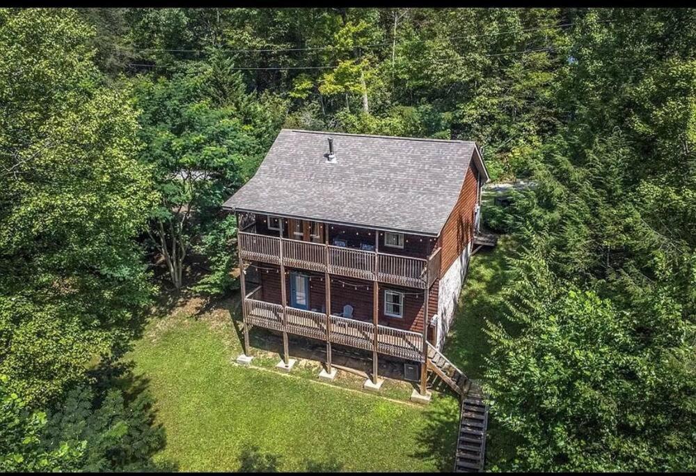 Smokey Mountain Retreat, Hot Tub, Game Room, Sleeps 8! Gatlinburg Extérieur photo