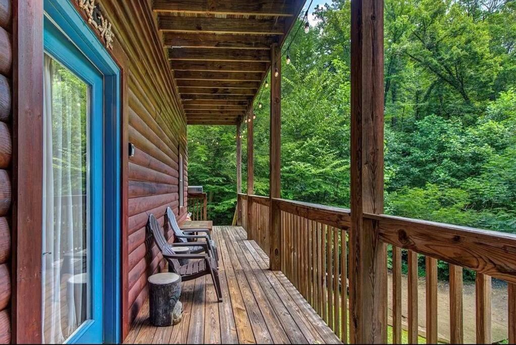 Smokey Mountain Retreat, Hot Tub, Game Room, Sleeps 8! Gatlinburg Extérieur photo