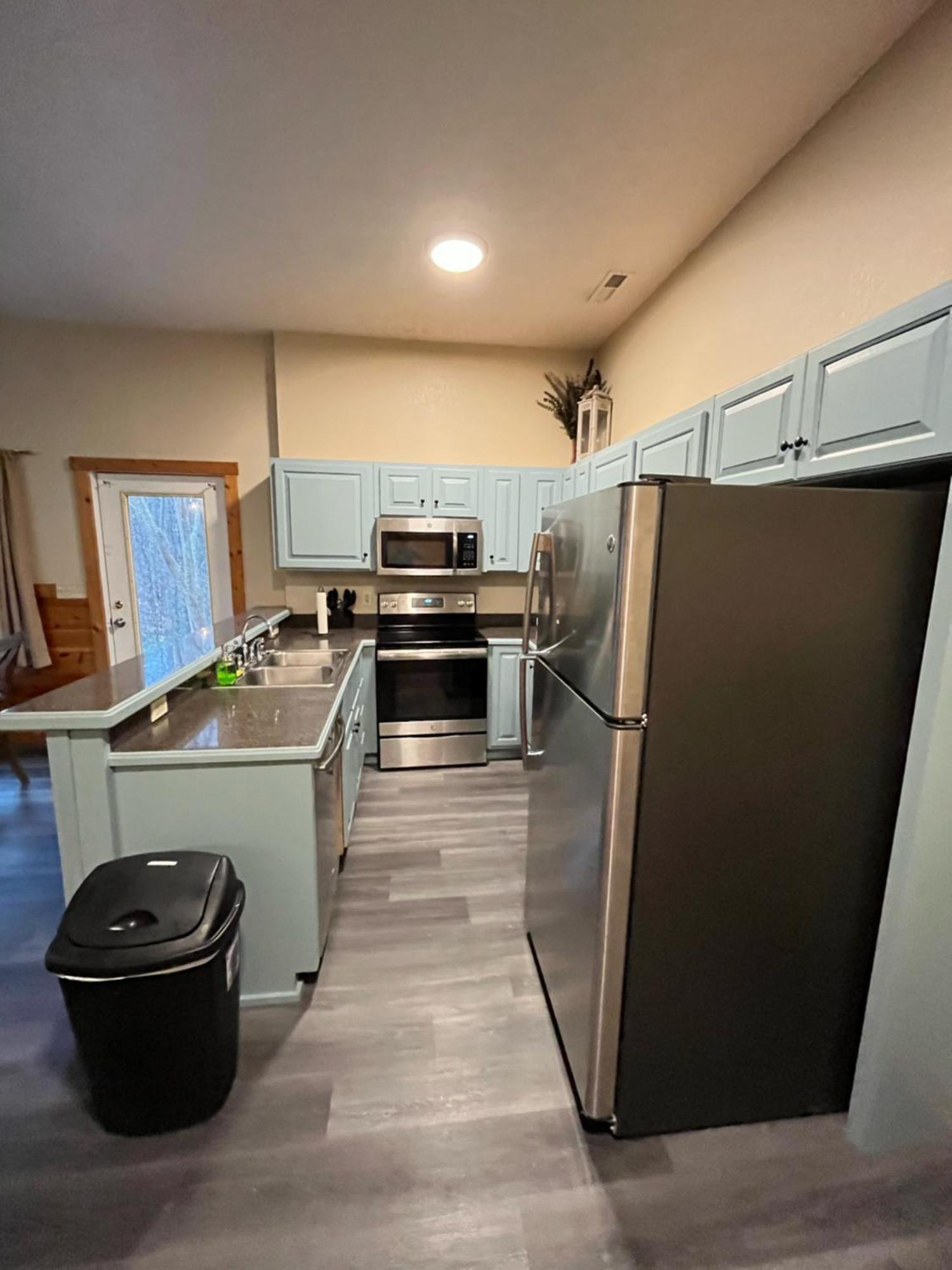 Smokey Mountain Retreat, Hot Tub, Game Room, Sleeps 8! Gatlinburg Extérieur photo