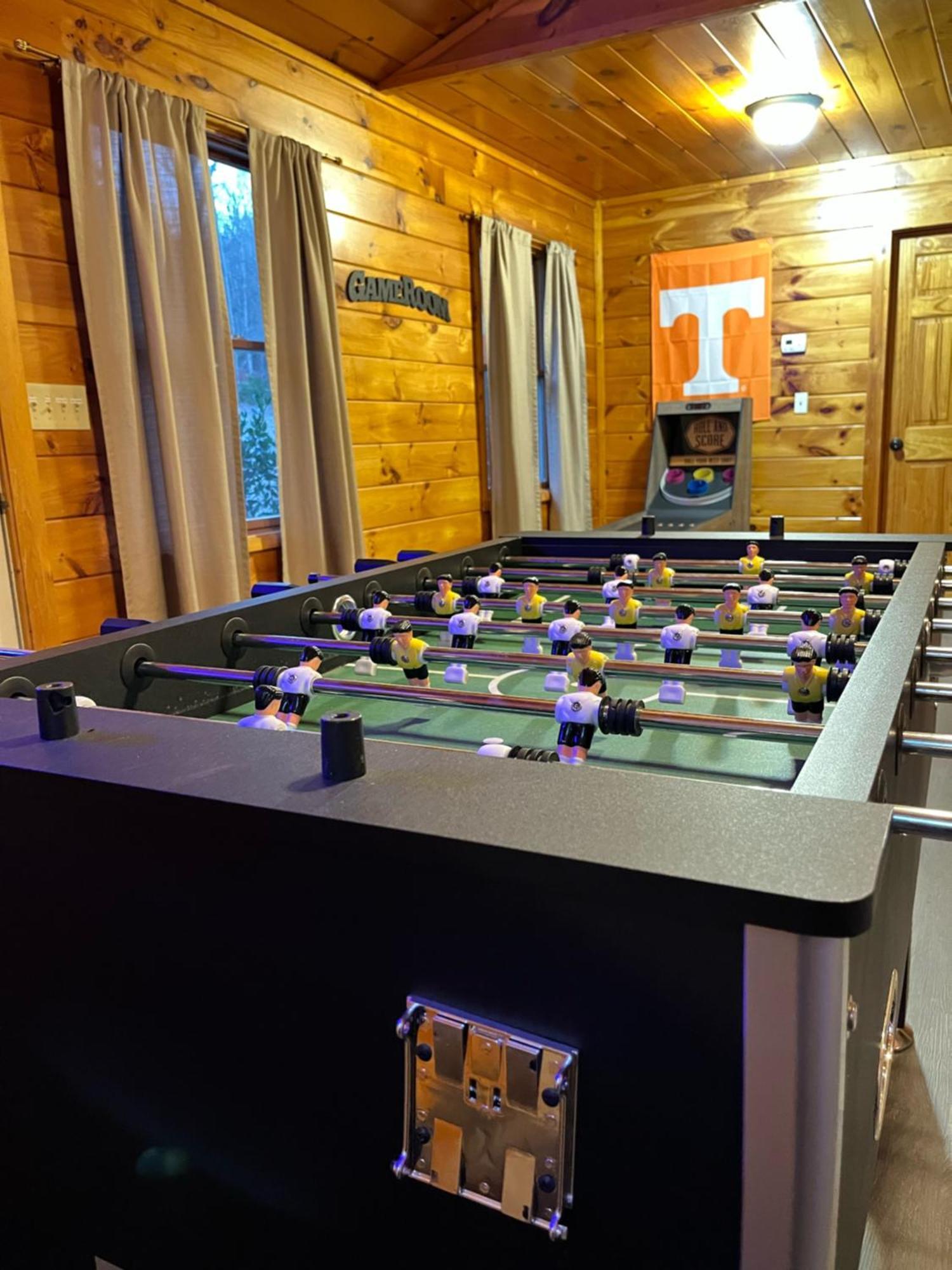 Smokey Mountain Retreat, Hot Tub, Game Room, Sleeps 8! Gatlinburg Extérieur photo