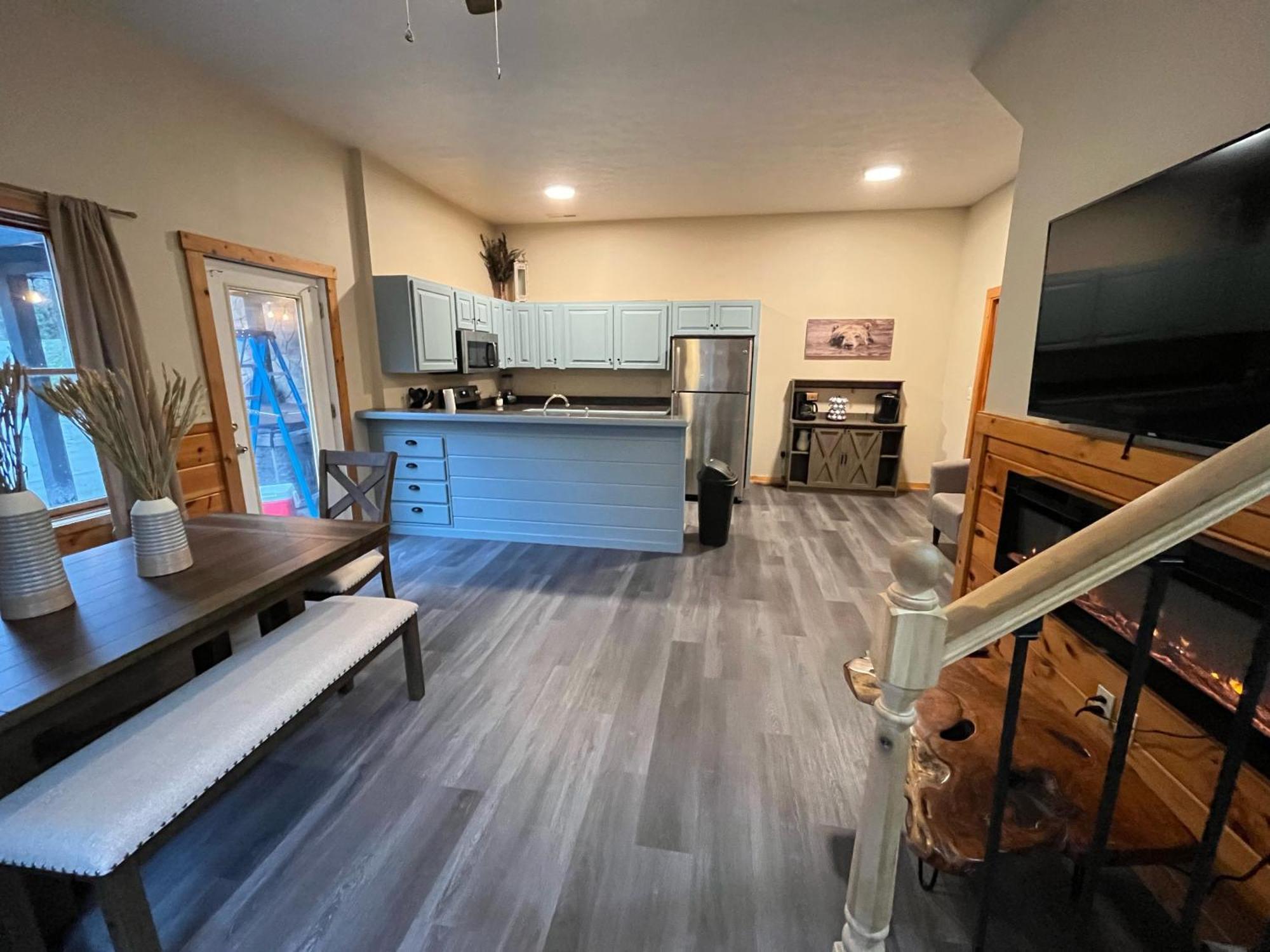 Smokey Mountain Retreat, Hot Tub, Game Room, Sleeps 8! Gatlinburg Extérieur photo