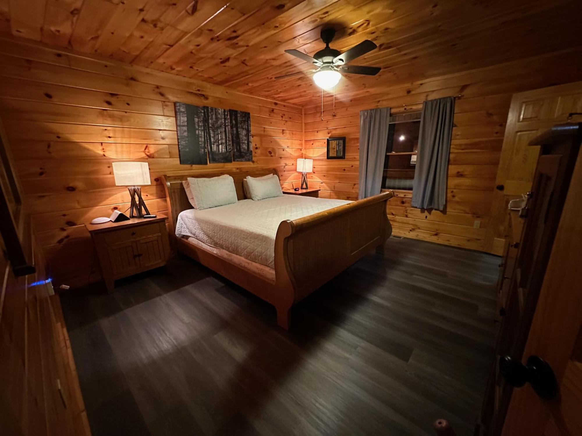 Smokey Mountain Retreat, Hot Tub, Game Room, Sleeps 8! Gatlinburg Extérieur photo