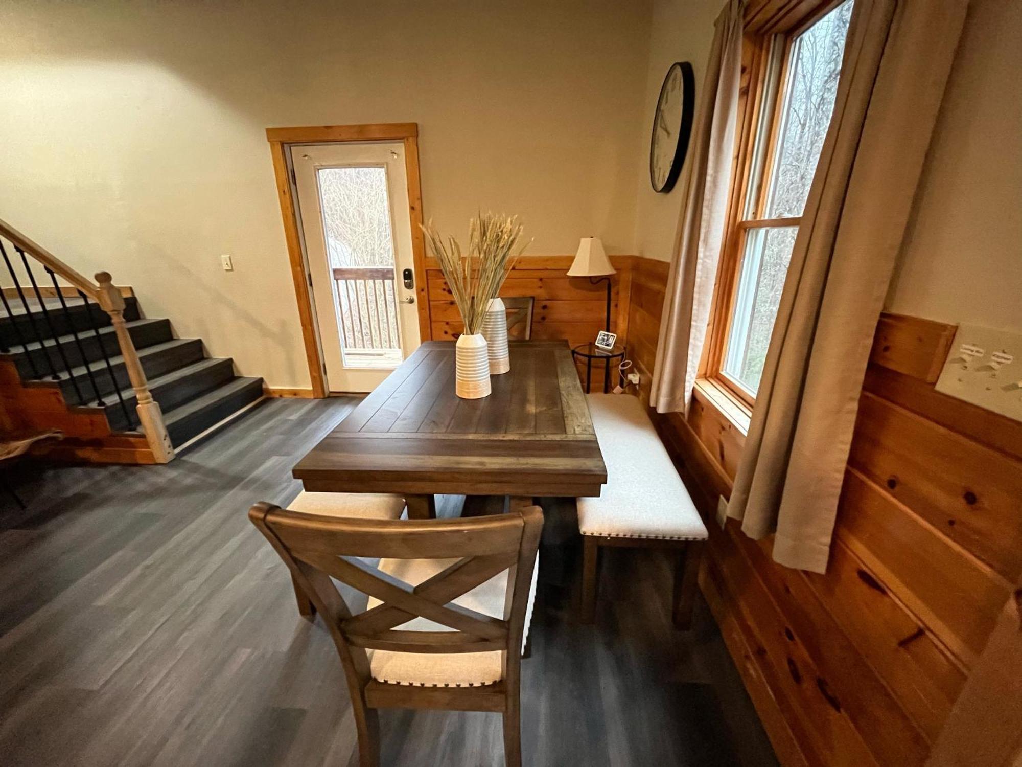 Smokey Mountain Retreat, Hot Tub, Game Room, Sleeps 8! Gatlinburg Extérieur photo