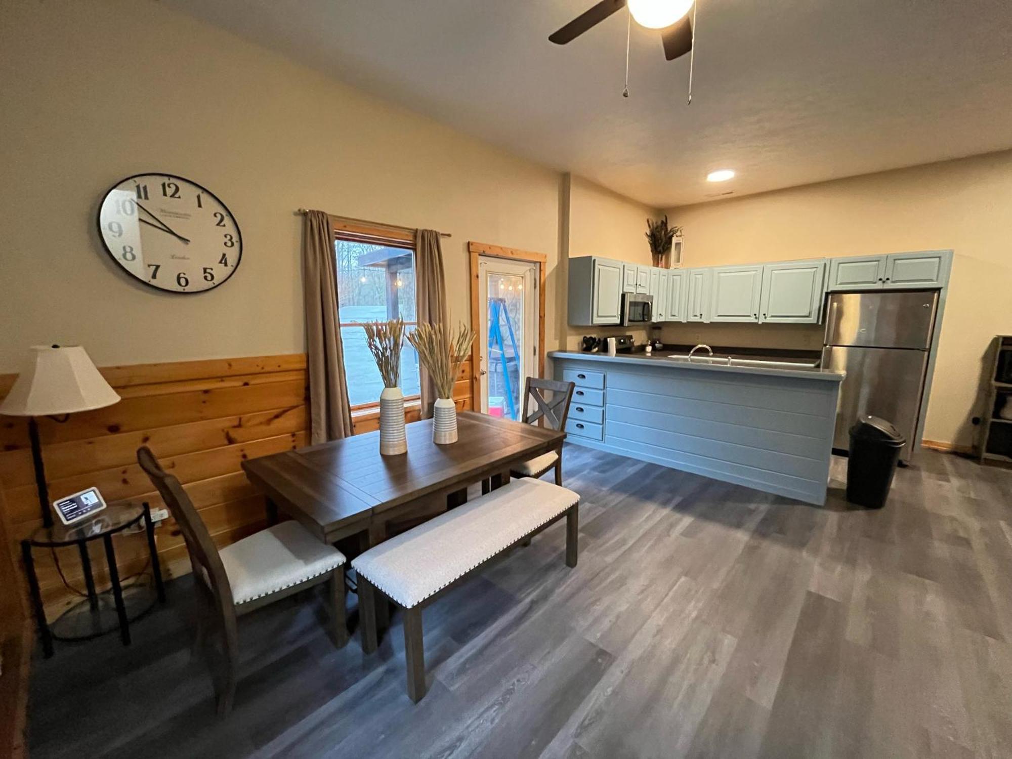 Smokey Mountain Retreat, Hot Tub, Game Room, Sleeps 8! Gatlinburg Extérieur photo